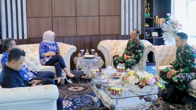 Ket: Bupati Barru, Andi Ina Kartika Sari Terima Audiensi Danyon Arhanud 16 Kostrad