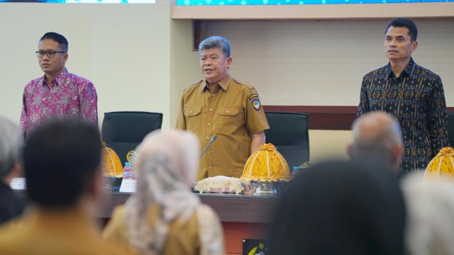 Plt Asisten Pemerintahan dan Kesra Setda Provinsi Sulsel, Andi Bakti saat menghadiri forum uji publik RUU Keamanan dan Ketahanan Siber di Ruang Rapat Pimpinan Kantor Gubernur, Jalan Urip Sumoharjo, Makassar, Senin (8/9/2025). (Foto: Istimewa)