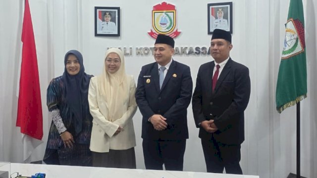 Sekretaris DPRD Kota Makassar, Andi Rahmat Mappatoba (kanan) berfoto bersama dengan Wali Kota Makassar, Munafri Arifuddin belum lama ini. (Foto: Istimewa)