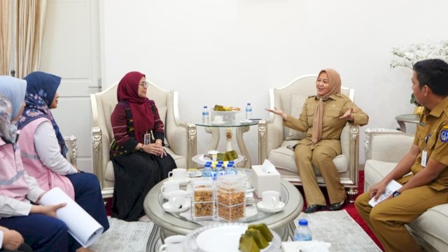 Wakil Gubernur Sulsel, Fatmawati Rusdi saat menerima silaturahmi Srikandi PLN UID Sulselrabar di Rumah Jabatan Wakil Gubernur, Jalan Yusuf Dg Ngawing, Makassar, Senin (15/9/2025). (Foto: Istimewa)
