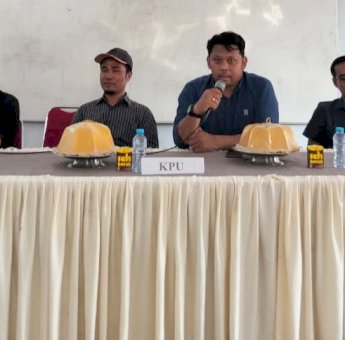 Pendidikan Demokrasi, KPU Soppeng Dampingi Pelaksanaan Debat Calon Ketua OSIS SMAN 1 Soppeng