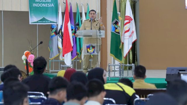 Wali Kota Makassar, Munafri Arifuddin saat menjadi pembicara utama dalam Youthpreneur Fest 2025 di Auditorium Al Jibra Universitas Muslim Indonesia, Jalan Urip Sumoharjo, Makassar, Senin (22/9/2025). (Foto: Istimewa)