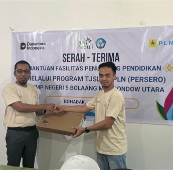 Dukung SMPN 5 Bolaang Terapkan Digitalisasi Pendidikan, PLN Bantu Laptop hingga Komputer