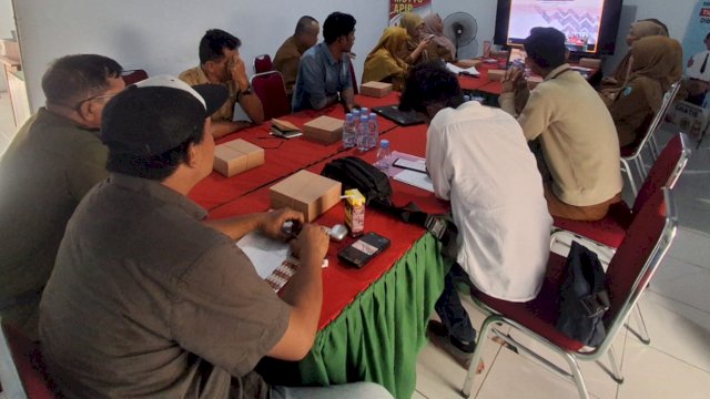 Yayasan Pancana, Indonesia Corruption Watch (ICW) (Daring) dan APIP Buteng melakukan FDG di Aula APIP Buteng.
