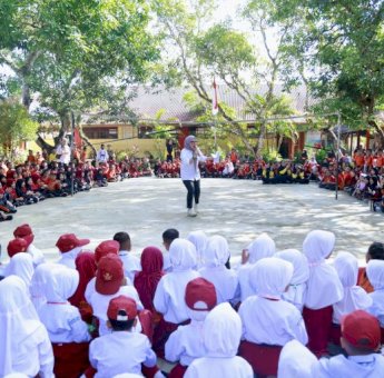 Andi Ina Bangkitkan Semangat Nasionalisme Anak, Sampaikan Ucapkan Terima Kasih Presiden atas MBG