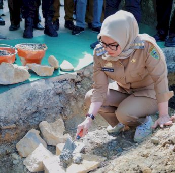 Bupati Barru Andi Ina Letakan Batu Pertama Pembangunan Gedung Rektorat Unmuh Barru