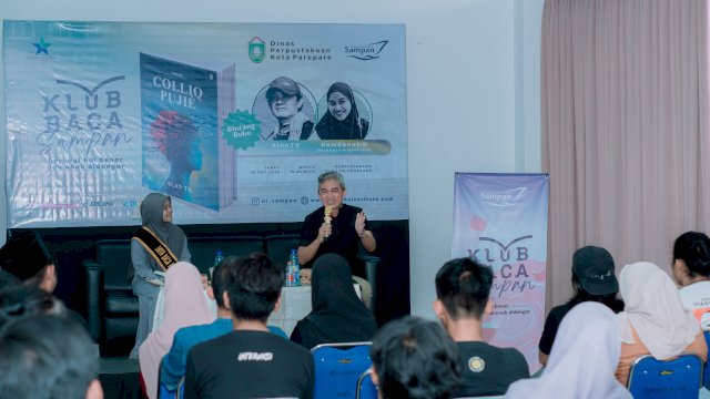 Ket: Bincang Buku berjudul Colliq Pujie yang menghadirkan langsung penulisnya, Alan TH