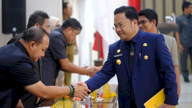 Wakil Bupati Gowa, Darmawangsyah Muin, dalam Rapat Paripurna DPRD Kabupaten Gowa, di Ruang Rapat Paripurna Kantor DPRD Gowa, Senin, (13/10/2025). (Dok. Humas Gowa)