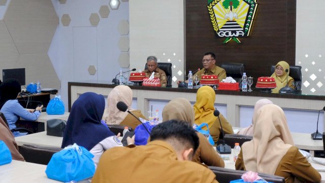 Diskominfo-SP Kabupaten Gowa menggelar Monitoring dan Evaluasi (Monev) bagi Pejabat Pengelola Informasi dan Dokumentasi (PPID) Periode Tahun 2025, di Baruga Karaeng Pattingalloang, Kantor Bupati Gowa, kemarin. (Dok. Humas Gowa) 
