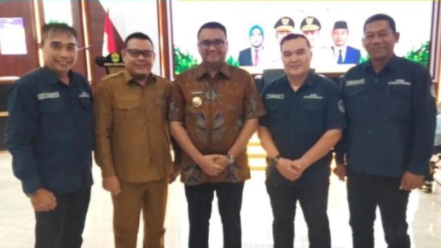Foto Bersama Usai Penandatanganan MoU dengan Pihak Ketiga. [IST]