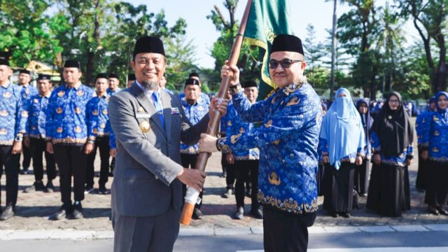 Gubernur Sulsel, Andi Sudirman Sulaiman bersama Sekda Sulsel, Jufri Rahman dalam momentum upacara peringatan Hari Kesaktian Pancasila di Halaman Rumah Jabatan Gubernur Sulsel, Rabu (1/10/2025). (Foto: Istimewa)