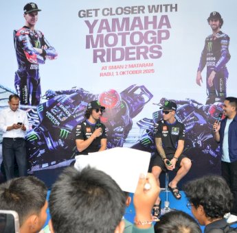 Ratusan Pelajar Mataram Meet and Greet dengan Duo Monster Energy Yamaha MotoGP