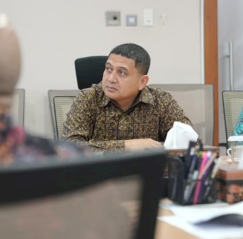 Demi Warga Pulau, Wali Kota Makassar Bawa Aspirasi Sangkarrang ke Kemenhub