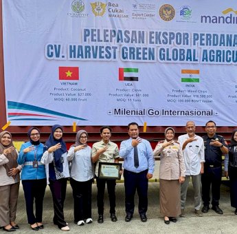 Ekspor Perdana, CV Harvest Green Global Agriculture Kirim 60 Ribu Butir Kelapa ke Vietnam