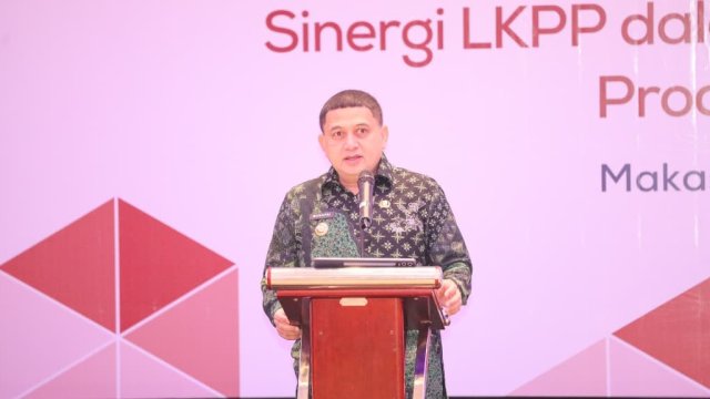 Wali Kota Makassar, Munafri Arifuddin saat memberikan sambutan pada Sosialisasi Implementasi Perpres Nomor 46 Tahun 2025 tentang Sinergi LKPP dalam Peningkatan Penggunaan Produk Dalam Negeri di Hotel Four Points by Sheraton Makassar, Kamis (30/10/2025). (Foto: Istimewa)