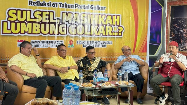 Diskusi politik terkait masa depan Golkar Sulsel yang digelar Lobe-Lobe Forum di Gedung Graha Pena, Jalan Urip Sumoharjo, Makassar, Kamis (30/10/2025). (Foto: Istimewa)