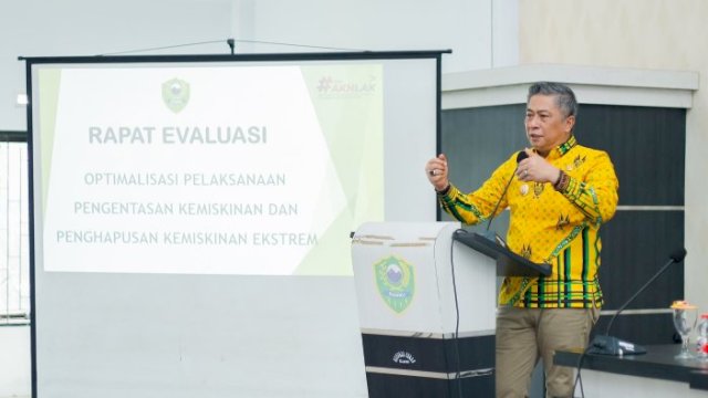 Ket: Wabup Barru, Abustan A Bintang