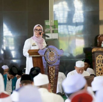 Bupati Barru Andi Ina Apresiasi 40 Tahun Kepemimpinan Anregurutta HM Faried Wadjedy di Popes DDI Mangkoso