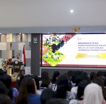OJK Mengajar: Mahasiswa Diajak Pahami Peran Lembaga Pembiayaan