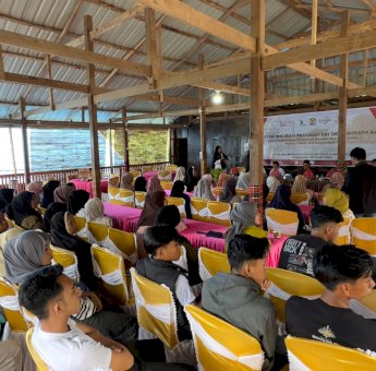 Program EKI OJK Sulselbar Ajak Warga di Desa Melek Finansial