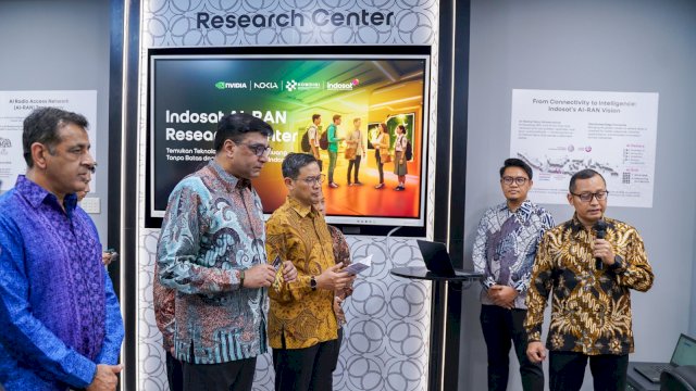 Indosat berkolaborasi dengan Nokia&nbsp;dan&nbsp;NVIDIA meresmikan&nbsp;AI-RAN&nbsp;Research Center&nbsp;di&nbsp;Surabaya. (Dok. Indosat Ooredoo Hutchison) 