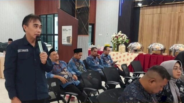 Kepala Bidang Kerja Sama Desa DPMD Kukar, Dedy Suryanto melontarkan pertanyaan dalam kegiatan Expose pengembangan kerjasama desa dengan pihak ketiga. [IST]