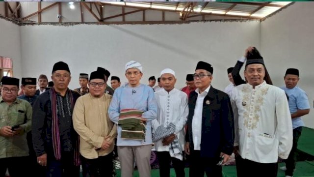 Foto Bersama Dalam Kegiatan Tablig Akbar Al Huro Mangkurawang. [IST]