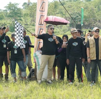 Wakil Bupati Barru Abustan A Bintang Buka Congko Cup II, Dorong Lomba Taxi Gabah Jadi Agenda Tahunan