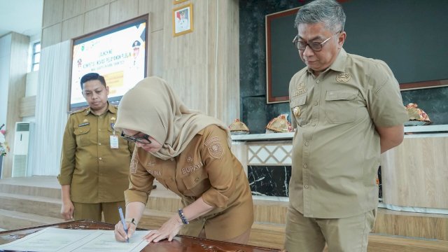 Ket: Bupati dan Wakil Bupati Barru, Andi Ina Kartika Sari dan Abustan A Bintang