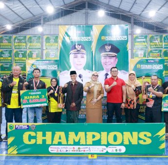 Bupati Barru Andi Ina Kartika Sari Tutup Turnamen Futsal PEPABRI Championship 2025