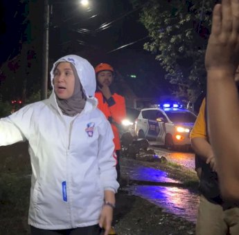 Bupati Barru Tinjau Langsung Lokasi Banjir, Pastikan Jalur Trans Sulawesi Aman