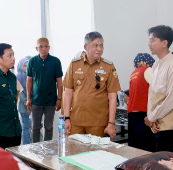Wabup Abustan Tinjau Sunatan Massal di Hari Ulang Tahunnya