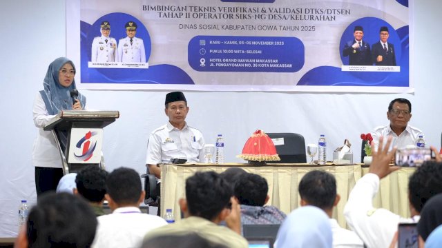 Bupati Gowa, Sitti Husniah Talenrang, saat membuka Bimtek Pendidikan dan Pelatihan Verifikasi serta Validasi DTSEN bagi Operator dan Pengisi Data SIKS-NG Desa/Kelurahan, di Hotel Grand Imawan Makassar, kemarin. (Dok. Humas Gowa) 