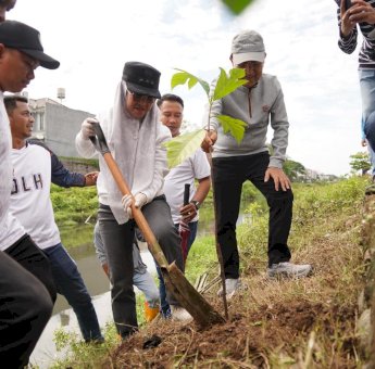 Jelang HJG Ke-705, Pemkab Gowa dan Kemendes PDT Tanam Ratusan Bibit Pohon di Tombolo