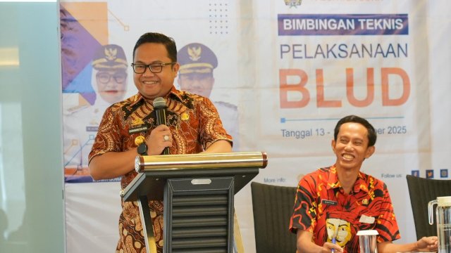 Wakil Bupati Gowa, Darmawangsyah Muin, saat menghadiri Bimbingan Teknis (Bimtek) Pelaksanaan BLUD RSUD Syekh Yusuf, di Hotel Novotel Makassar, kemarin. (Dok. Humas Gowa) 
