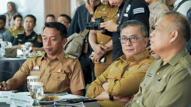 Ket: Walik Bupati Barru, Abustan A Bintang