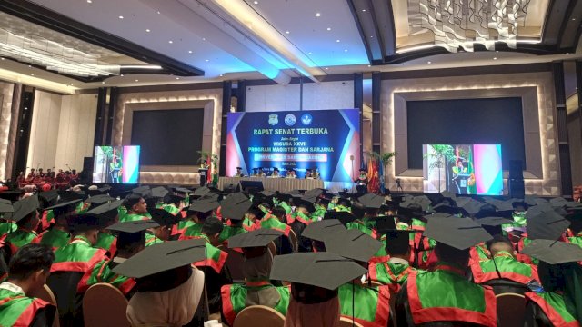Unsa Makassar mewisuda 265 wisudawan pada Rapat Senat Terbuka dalam rangka Wisuda XXVII Universitas Sawerigading Makassar, di Hotel Claro Makassar, Rabu, (19/11/2025). (Dok. Chaerani/Republiknews.co.id) 