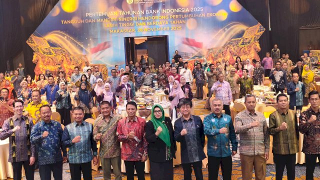 Bank Indonesia Sulawesi Selatan menggelar Pertemuan Tahunan Bank Indonesia (PTBI) Sulawesi Selatan Tahun 2025 bertajuk "Tangguh dan Mandiri: Sinergi Mendorong Pertumbuhan Ekonomi Lebih Tinggi dan Berdaya Tahan", di Ballroom Phinisi, Hotel Claro Makassar, kemarin. (Dok. Istimewa) 