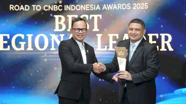 Wali Kota Makassar, Munafri Arifuddin menerima penghargaan sebagai Kepala Daerah dengan Kinerja Terbaik Tahun 2025 dari CNBC Indonesia Awards 2025. (Foto: Istimewa)