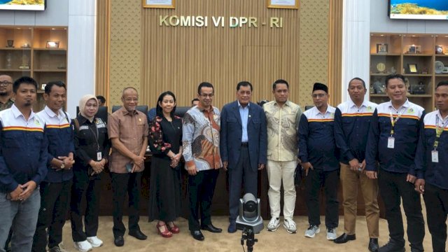 DPRD Sulsel menyampaikan aspirasi para pelaku usaha Pertashop dalam rapat dengar pendapat (RDP) bersama Komisi VI DPR RI di Jakarta, Senin (10/11/2025). (Foto: Istimewa)