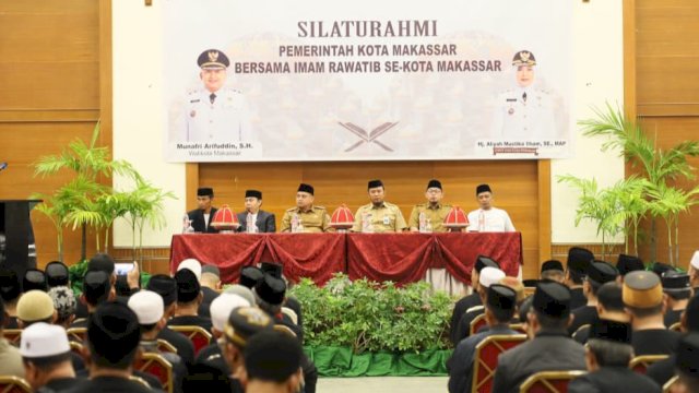 Wali Kota Makassar, Munafri Arifuddin saat menghadiri kegiatan Silaturahmi Pemerintah Kota Makassar bersama Imam Rawatib se-Kota Makassar yang digelar di Makassar Golden Hotel (MGH), Selasa (11/11/2025). (Foto: Istimewa)