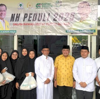 Kunjungan ke Dapil, Nurdin Halid Salurkan 8 Ribu Sembako hingga Bagikan 20 Paket Umrah