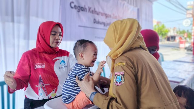Ratusan keluarga balita mengikuti kegiatan Edukasi Keluarga Balita yang digelar Alfamidi Cabang Makassar berkolaborasi dengan Sari Husada dan Puskesmas Massenga, Kabupaten Polewali Mandar, Sulawesi Barat, Selasa (30/9/2025). (Foto: Istimewa)