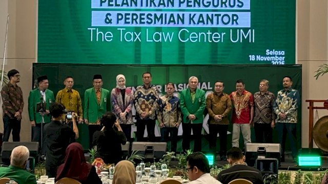 Peluncuran sekaligus pelantikan pengurus The Tax Law Center UMI yang digelar di Hotel Claro, Jalan AP Pettarani, Makassar, Selasa (18/11/2025). (Foto: Istimewa)