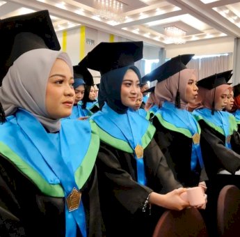 STIE Indonesia Makassar Cetak 110 Wisudawan Unggul, Mayoritas Penerima KIP Kuliah