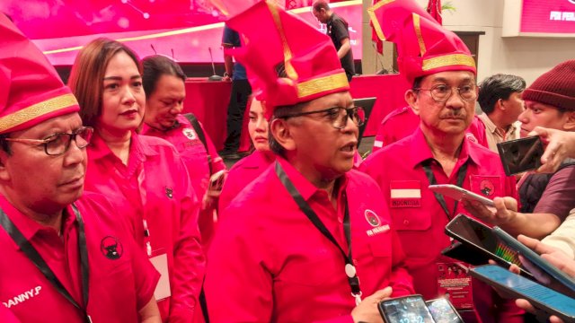 Sekjen DPP PDIP, Hasto Kristiyanto saat menghadiri Konferda dan Konfercab DPD PDIP Sulsel di Hotel Claro, Jalan AP Pettarani, Makassar, Senin (24/11/2025). (Foto: Istimewa)