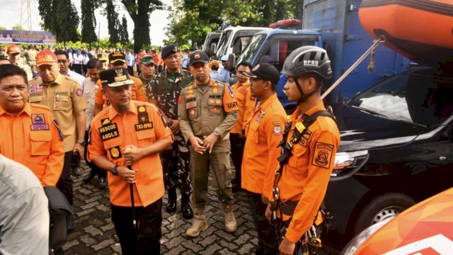 Pemprov Sulsel melalui BPBD Sulsel menggelar Apel Kesiapsiagaan untuk mengantisipasi potensi bencana hidrometeorologi pada puncak musim penghujan akhir tahun. (Foto: Istimewa)