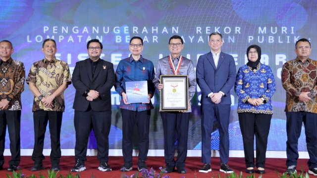 BPOM dibawah kepemimpinan Prof dr Taruna Ikrar resmi meluncurkan Layanan Publik Berbasis Artificial Intelligence (AI) pertama untuk proses izin edar obat bahan alam dan kosmetik. (Foto: Istimewa)