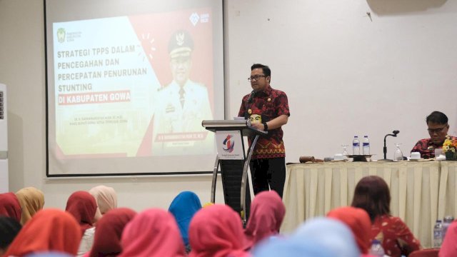 Wakil Bupati Gowa yang juga Ketua Tim Percepatan Penururan Stunting (TPPS) Kabupaten Gowa, Darmawangsyah Muin, dalam Rapat Koordinasi TPPS Kabupaten Gowa Tahun 2025 di Hotel Grand Imawan, Makassar, kemarin. (Dok. Humas Gowa) 