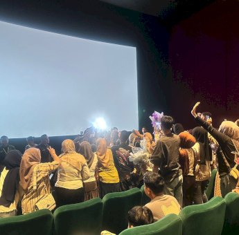 Bintangi Mertua Ngeri Kali, Bunda Corla Ramaikan Promosi Film di Nipah Park Makassar